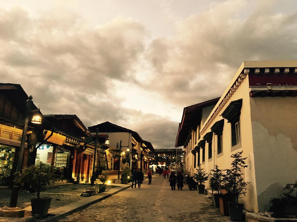Jiumi Snow Mountain Original Art Hotel Shangri-La Luaran gambar